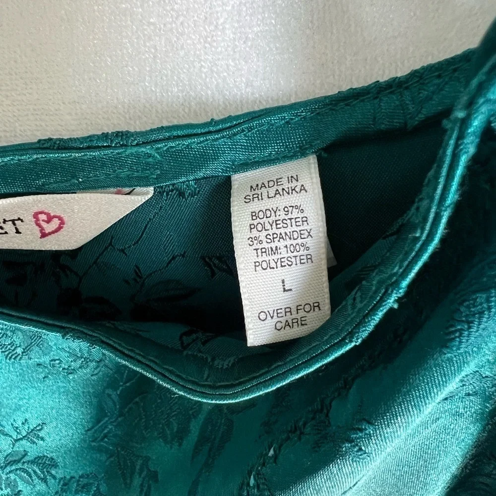 Victoria Secret NWOT Green two piece negligee set, size L